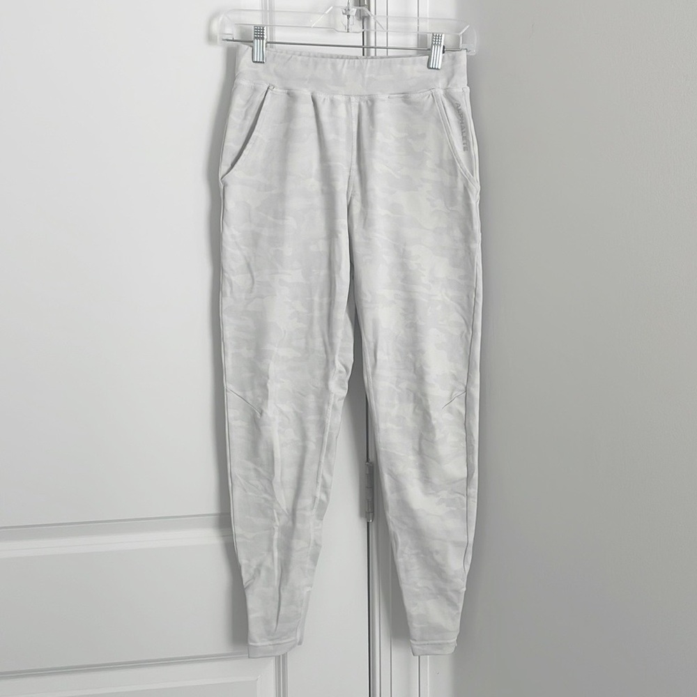 Alphalete Surface Expanse Camo Jogger Leggings Size Small